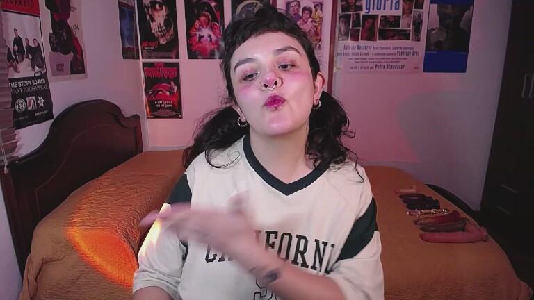 SofiaCoolle's Streamate show and profile