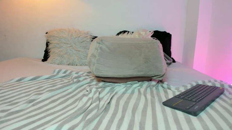 MissHannaX's Streamate show and profile