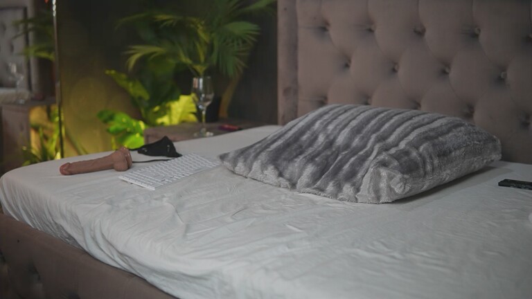 CelineHeaven's Streamate show and profile