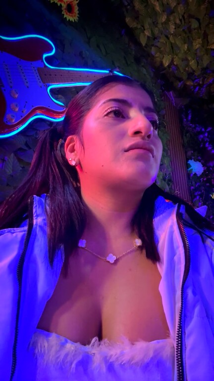 ValeSandoval's Streamate show and profile