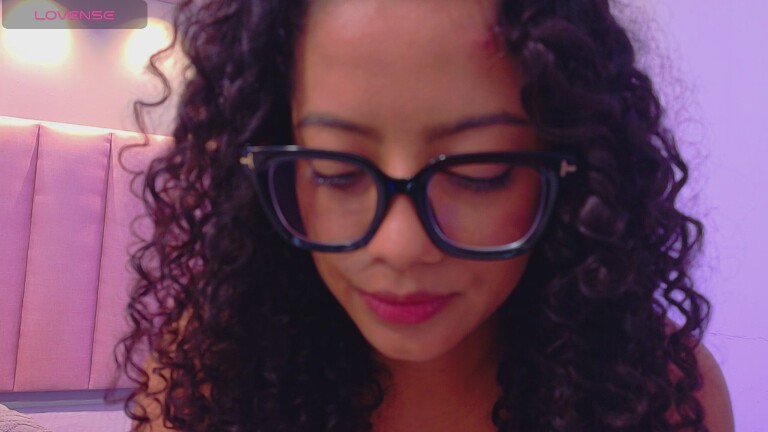 CamilaLevy's Streamate show and profile